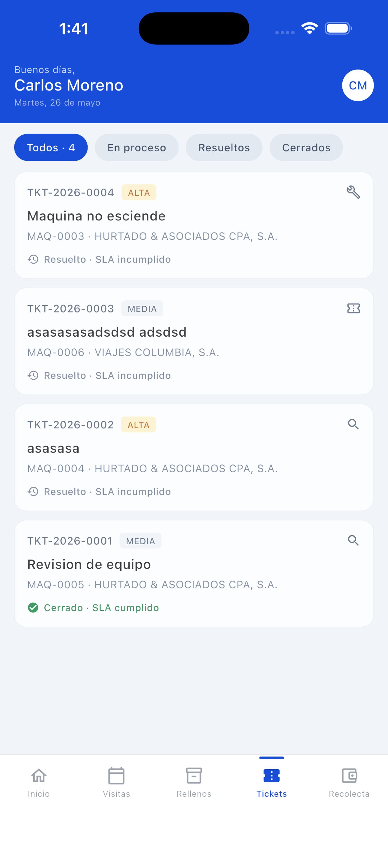 Tab Tickets de la app móvil con 4 tickets asignados